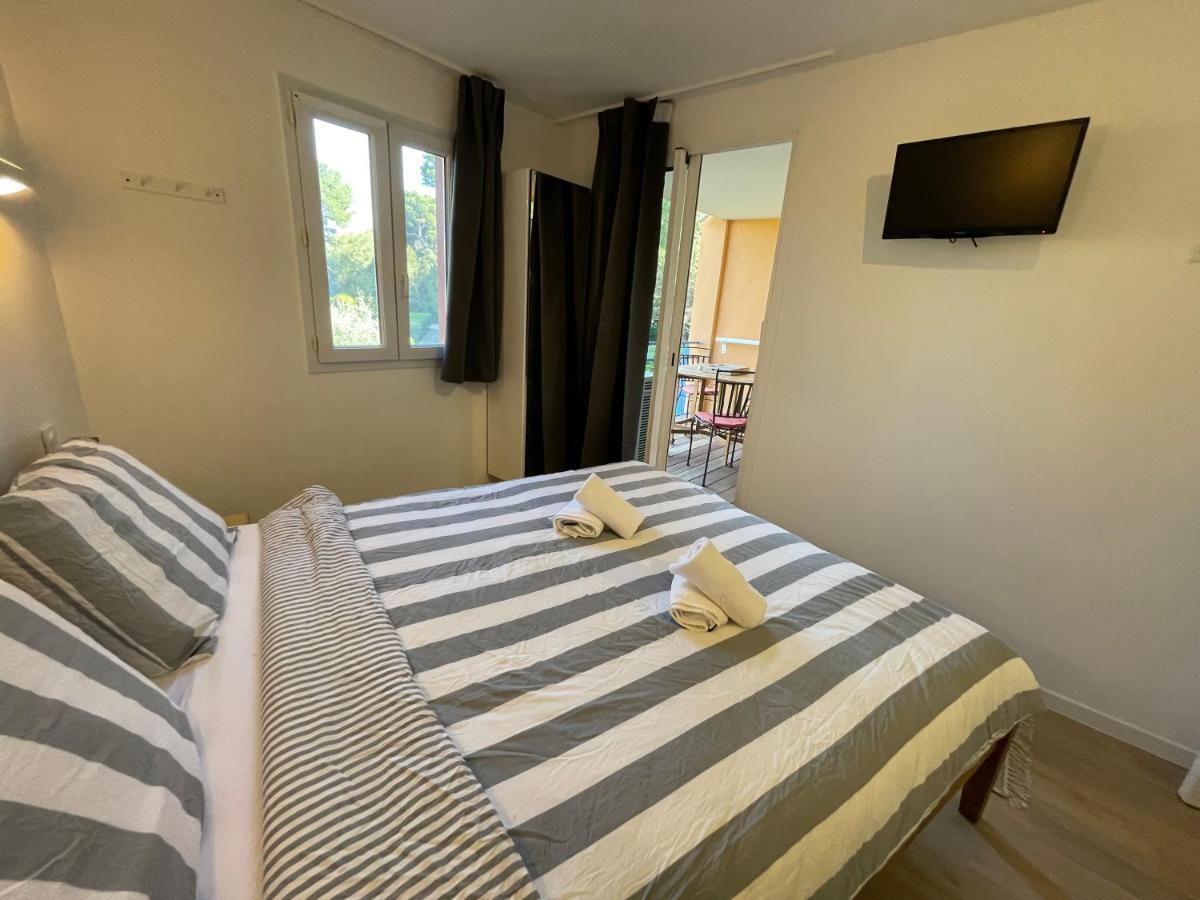 Badine Beach 5P Plage Piscine Balneo Clim Jardin Exotique Йер Экстерьер фото