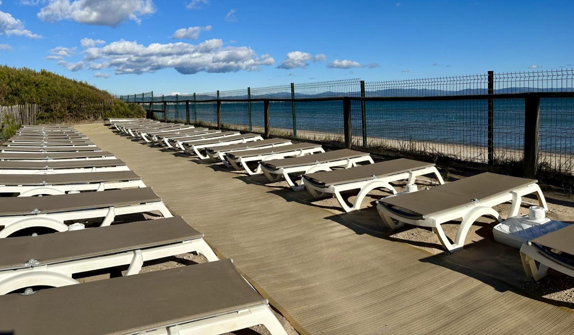 Badine Beach 5P Plage Piscine Balneo Clim Jardin Exotique Йер Экстерьер фото